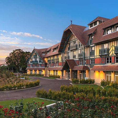 Renaissance Paris Hippodrome De St. Cloud Hotel Rueil-Malmaison Bagian luar foto
