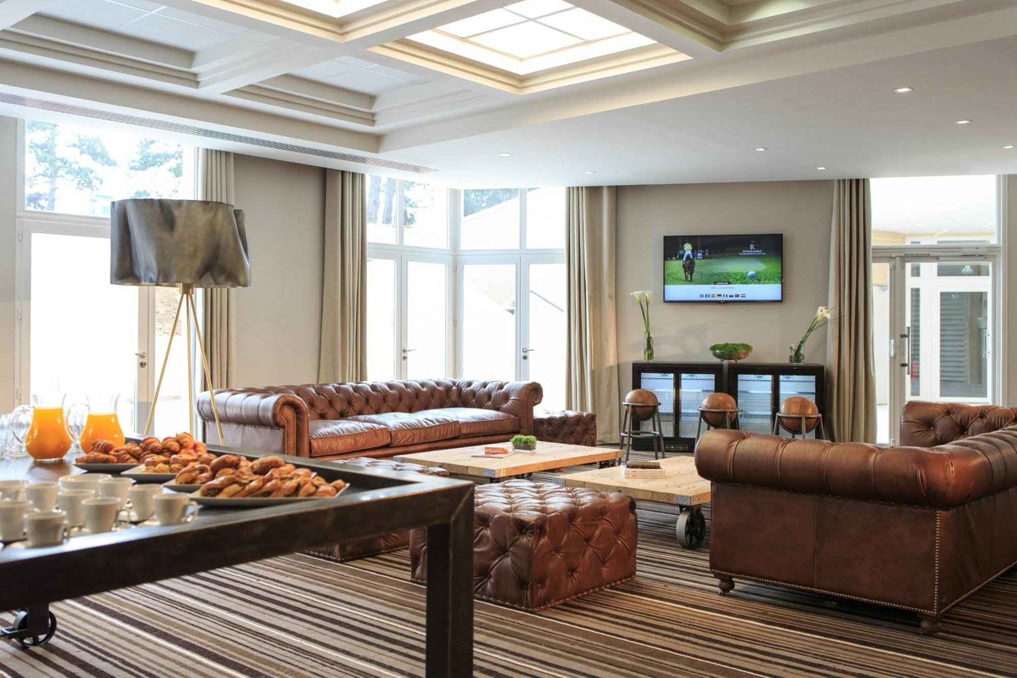 Renaissance Paris Hippodrome De St. Cloud Hotel Rueil-Malmaison Bagian luar foto