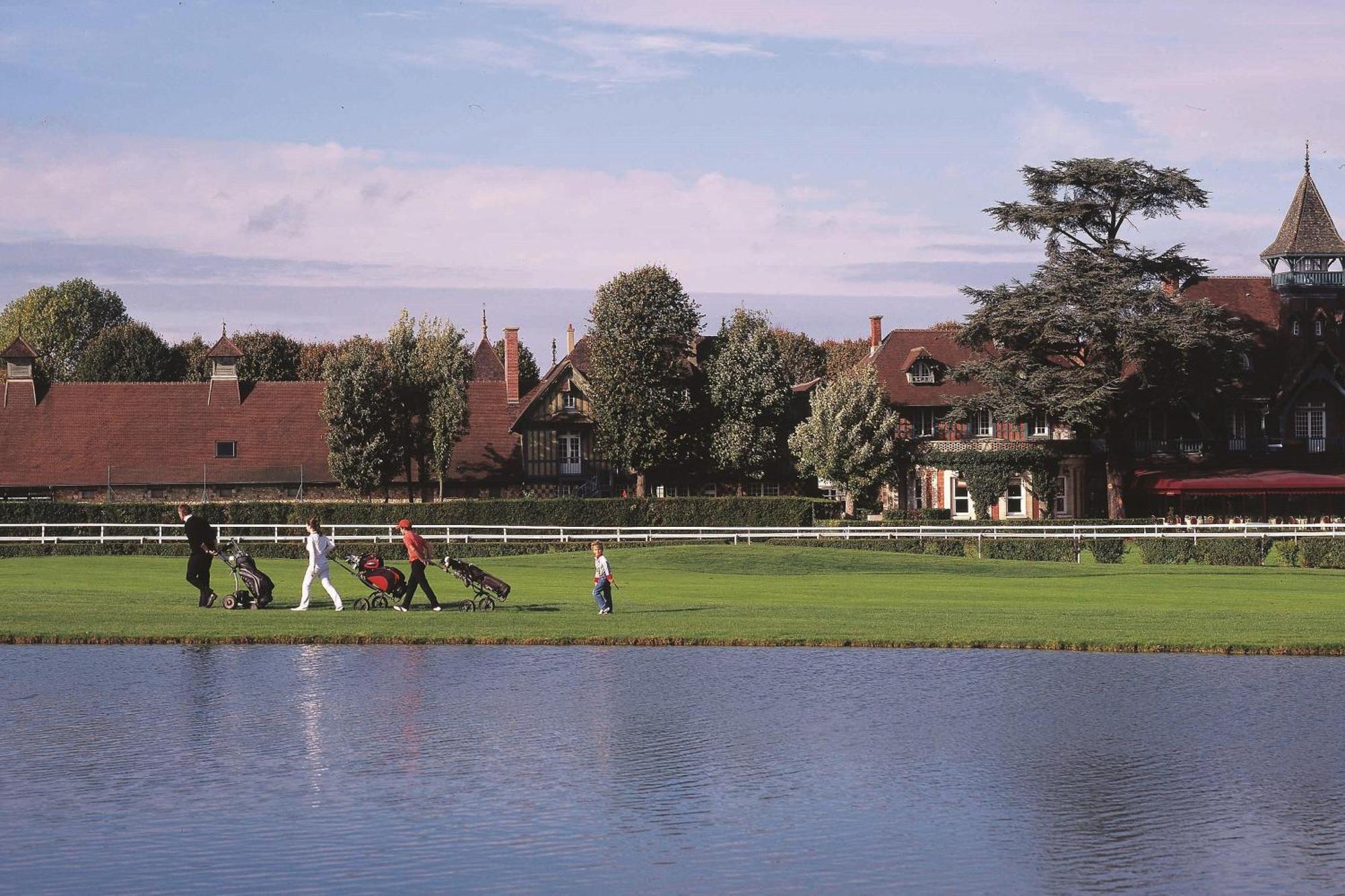 Renaissance Paris Hippodrome De St. Cloud Hotel Rueil-Malmaison Bagian luar foto