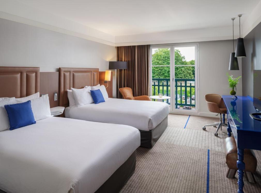 Renaissance Paris Hippodrome De St. Cloud Hotel Rueil-Malmaison Bagian luar foto