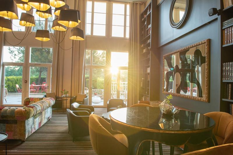 Renaissance Paris Hippodrome De St. Cloud Hotel Rueil-Malmaison Bagian luar foto