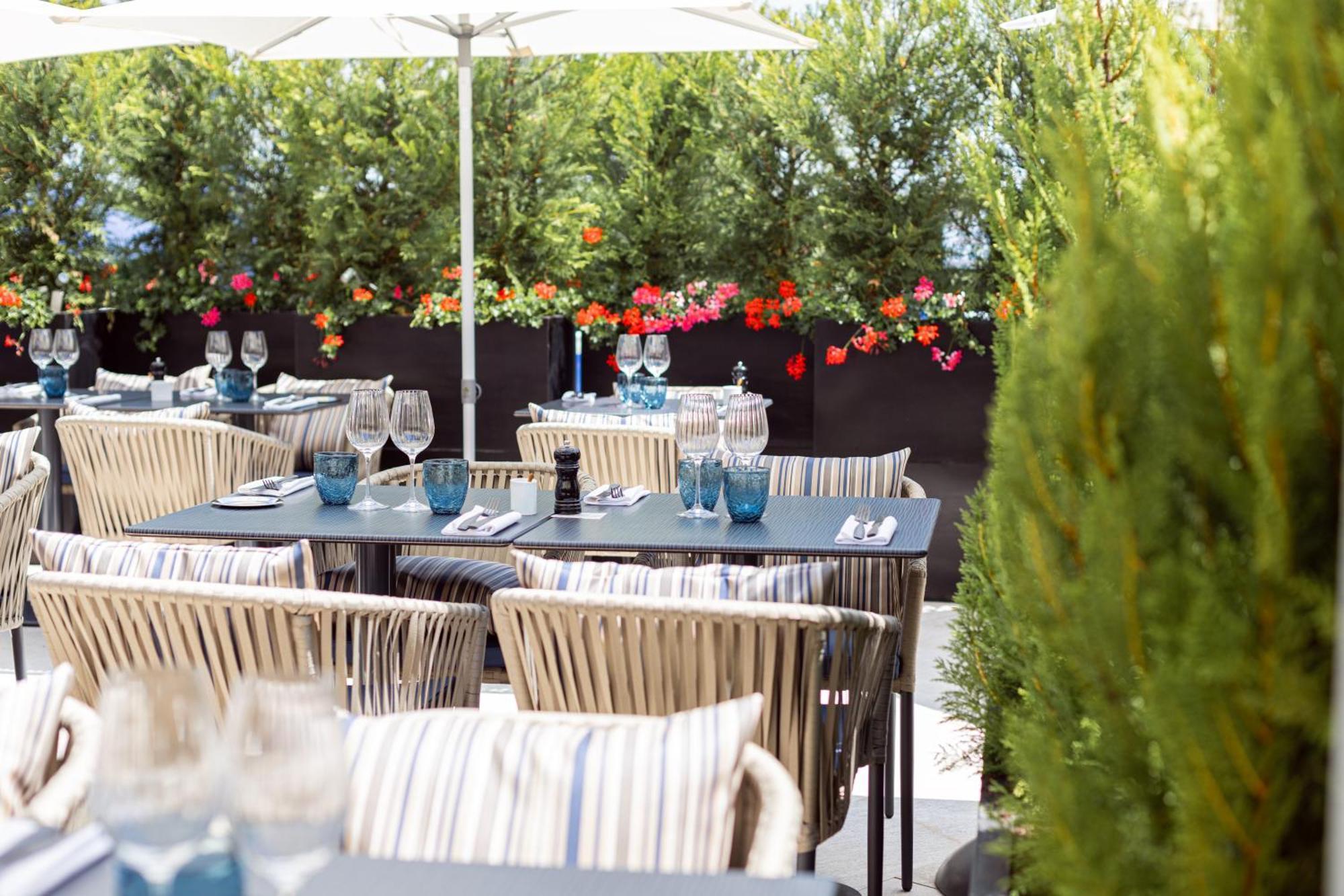 Renaissance Paris Hippodrome De St. Cloud Hotel Rueil-Malmaison Bagian luar foto