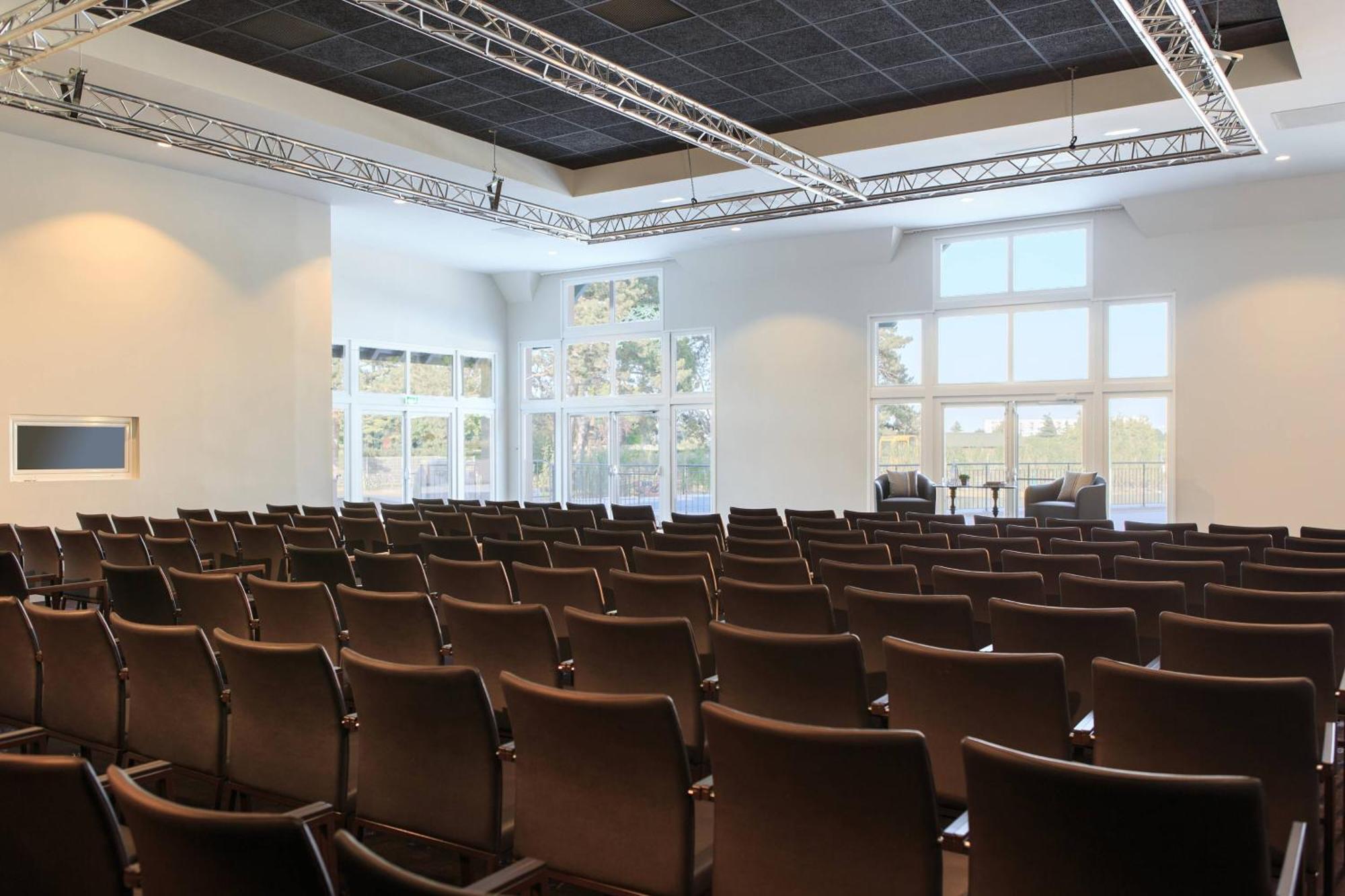 Renaissance Paris Hippodrome De St. Cloud Hotel Rueil-Malmaison Bagian luar foto
