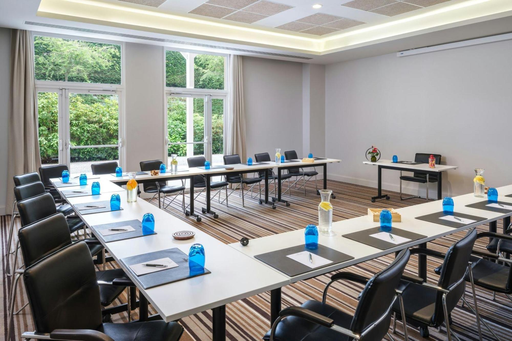 Renaissance Paris Hippodrome De St. Cloud Hotel Rueil-Malmaison Bagian luar foto
