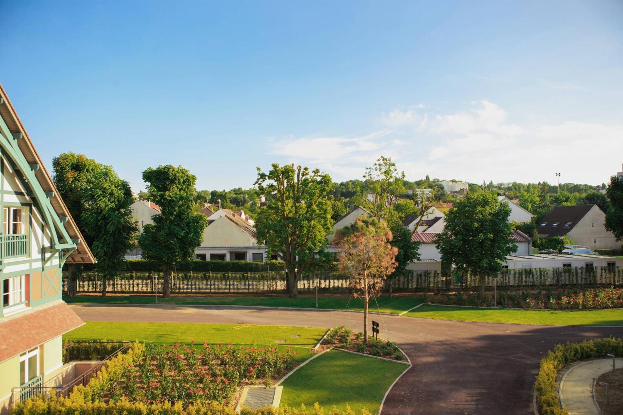 Renaissance Paris Hippodrome De St. Cloud Hotel Rueil-Malmaison Bagian luar foto